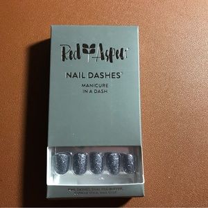 Red Aspen Nail Dashes LIGHTS, CAMERA, ASHLI!